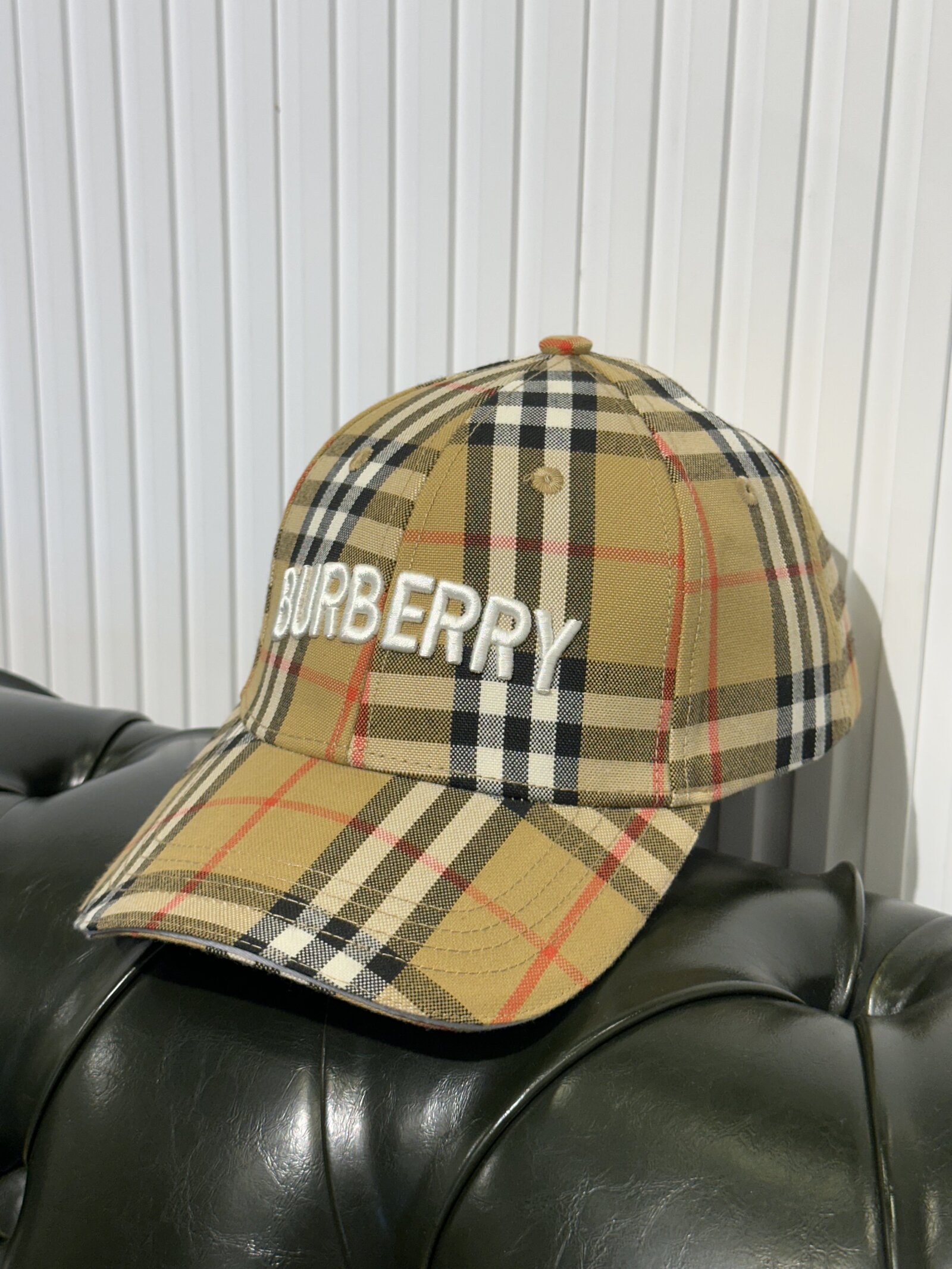BURBERRY HAT