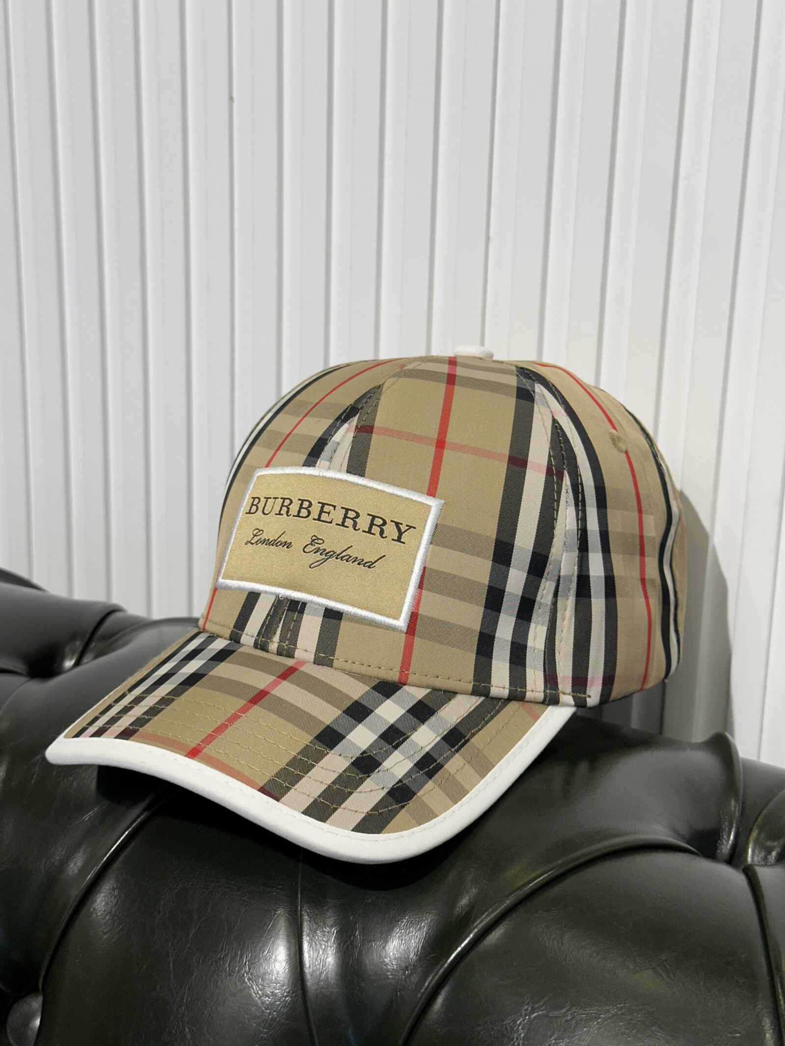 BURBERRY HAT