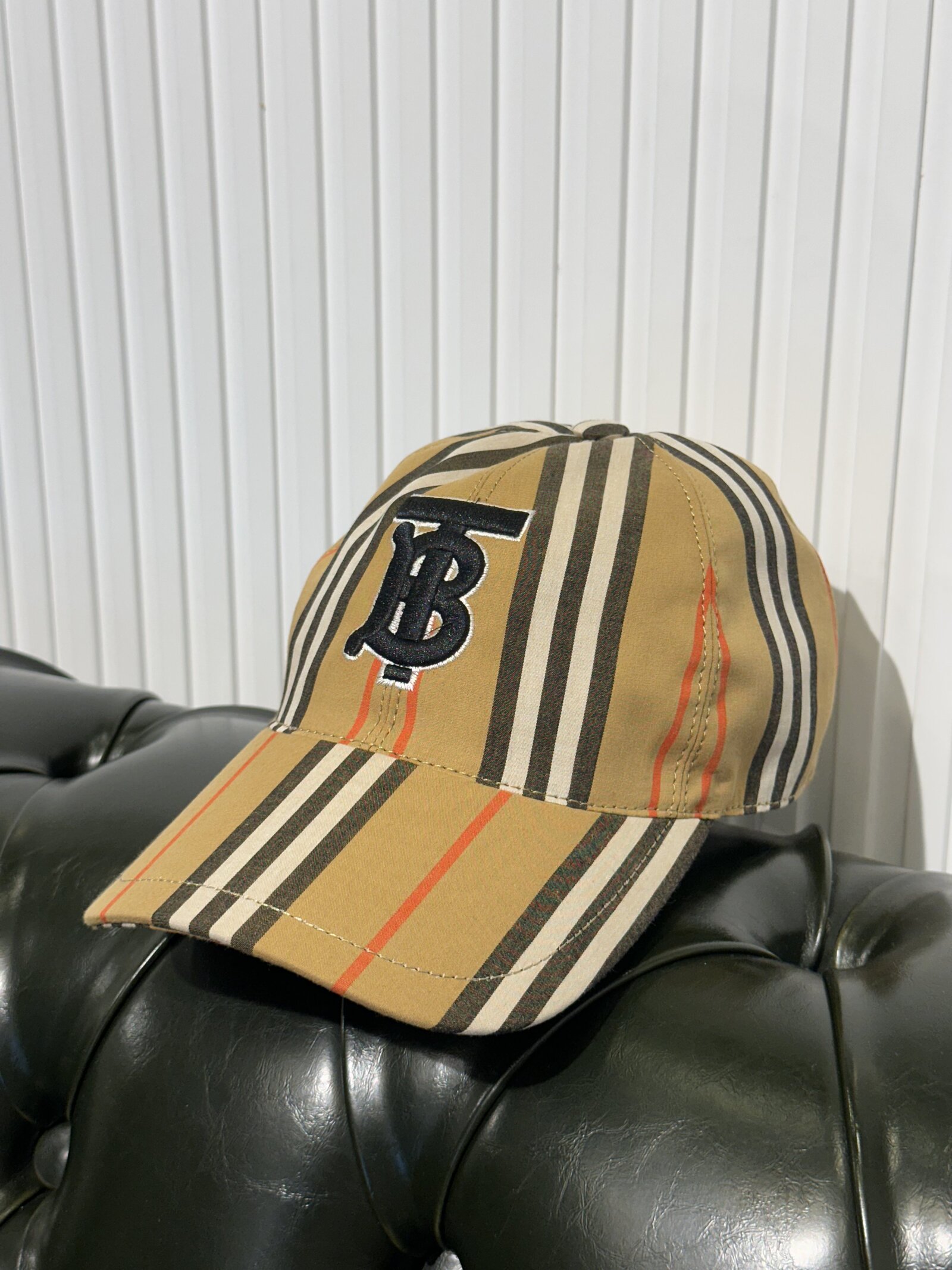 BURBERRY HAT
