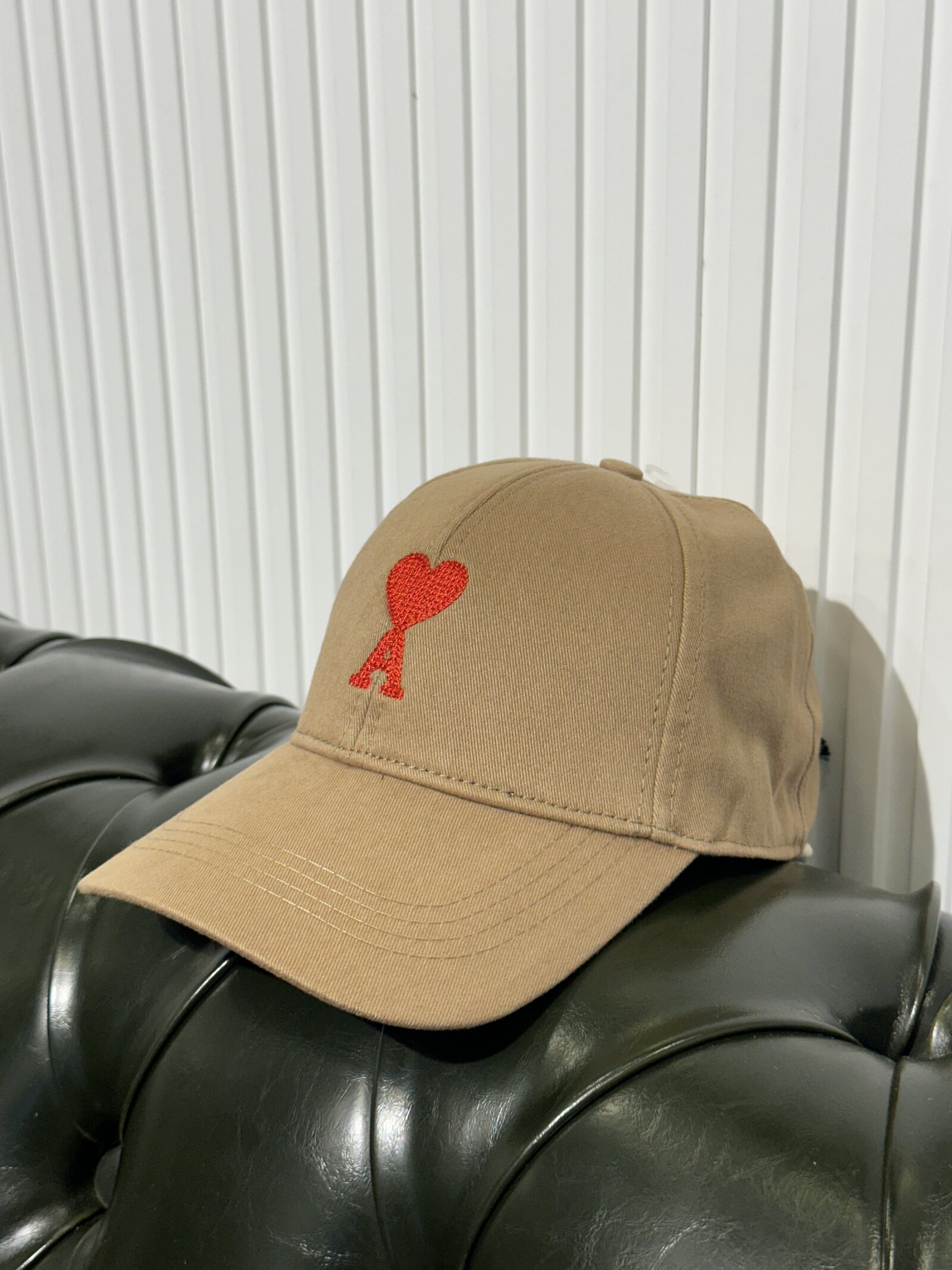 AMI PARIS HAT